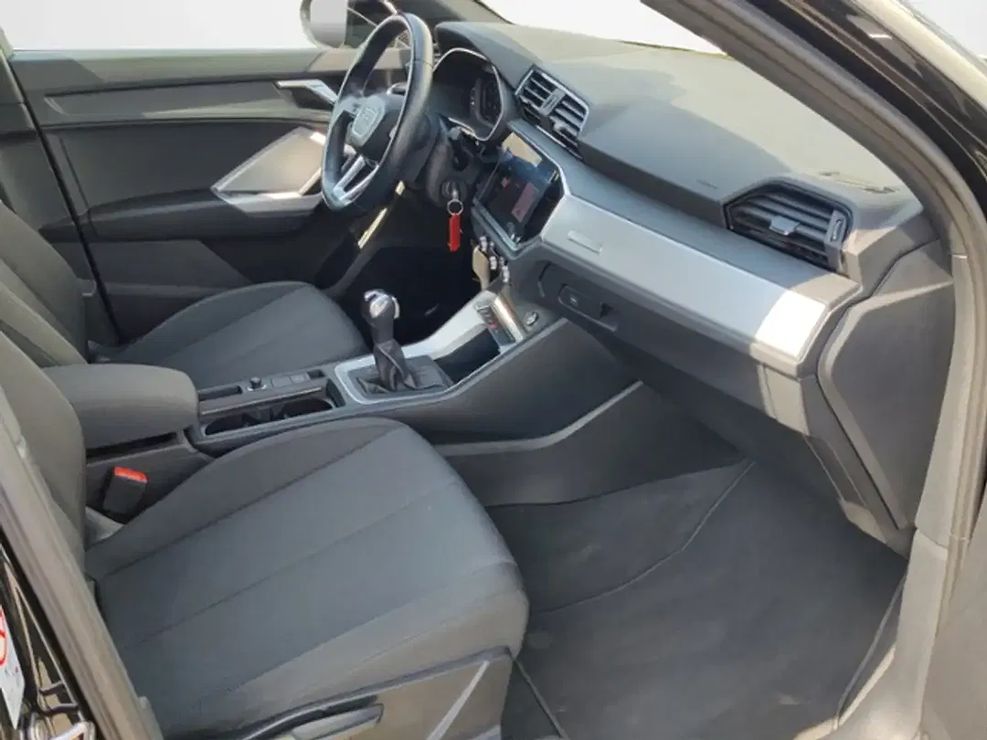 Audi Q3 - Thumbnail 17