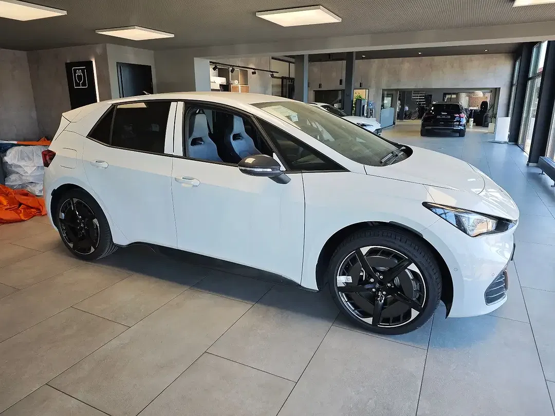 CUPRA Born - Thumbnail 13