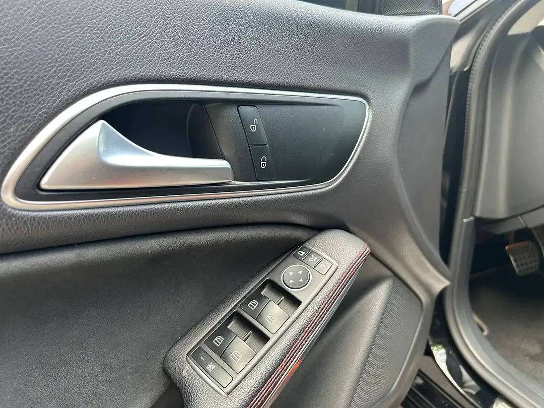Mercedes-Benz CLA 180 - Thumbnail 10