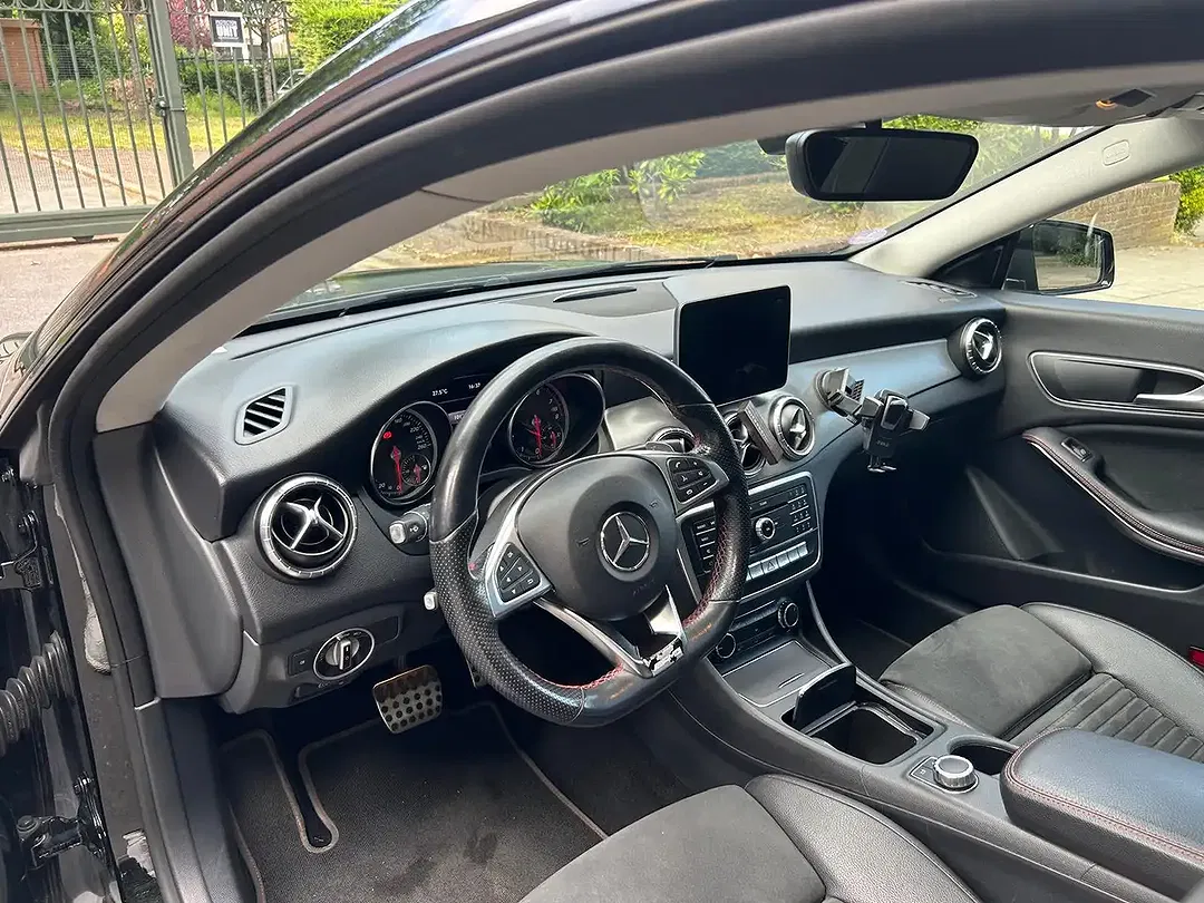 Mercedes-Benz CLA 180 - Thumbnail 13