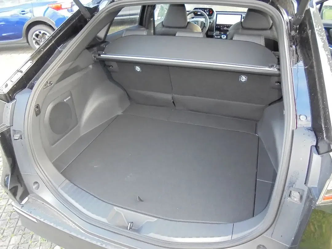 Subaru Solterra - Thumbnail 10