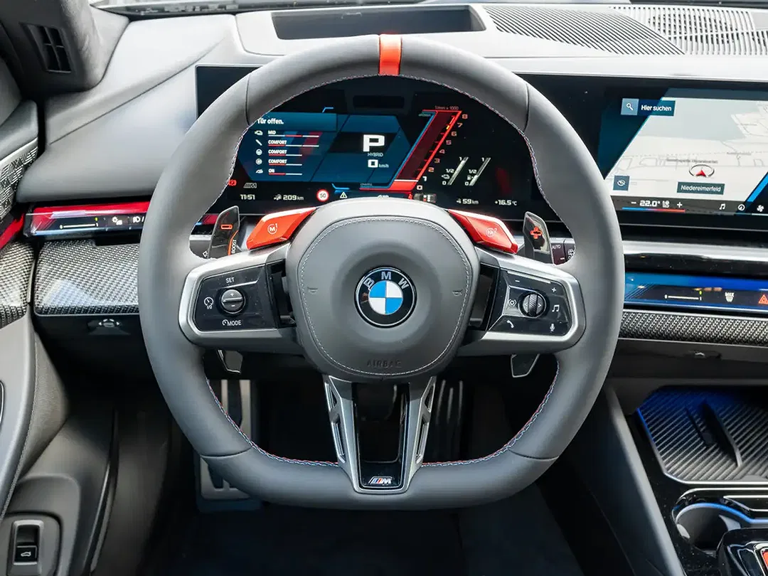 BMW M5 - Thumbnail 13