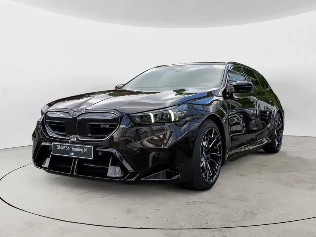 BMW M5 - Thumbnail 2