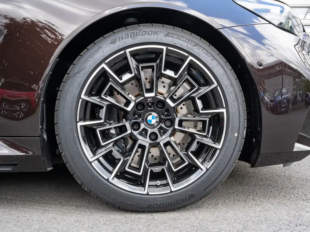 BMW M5 - Thumbnail 8