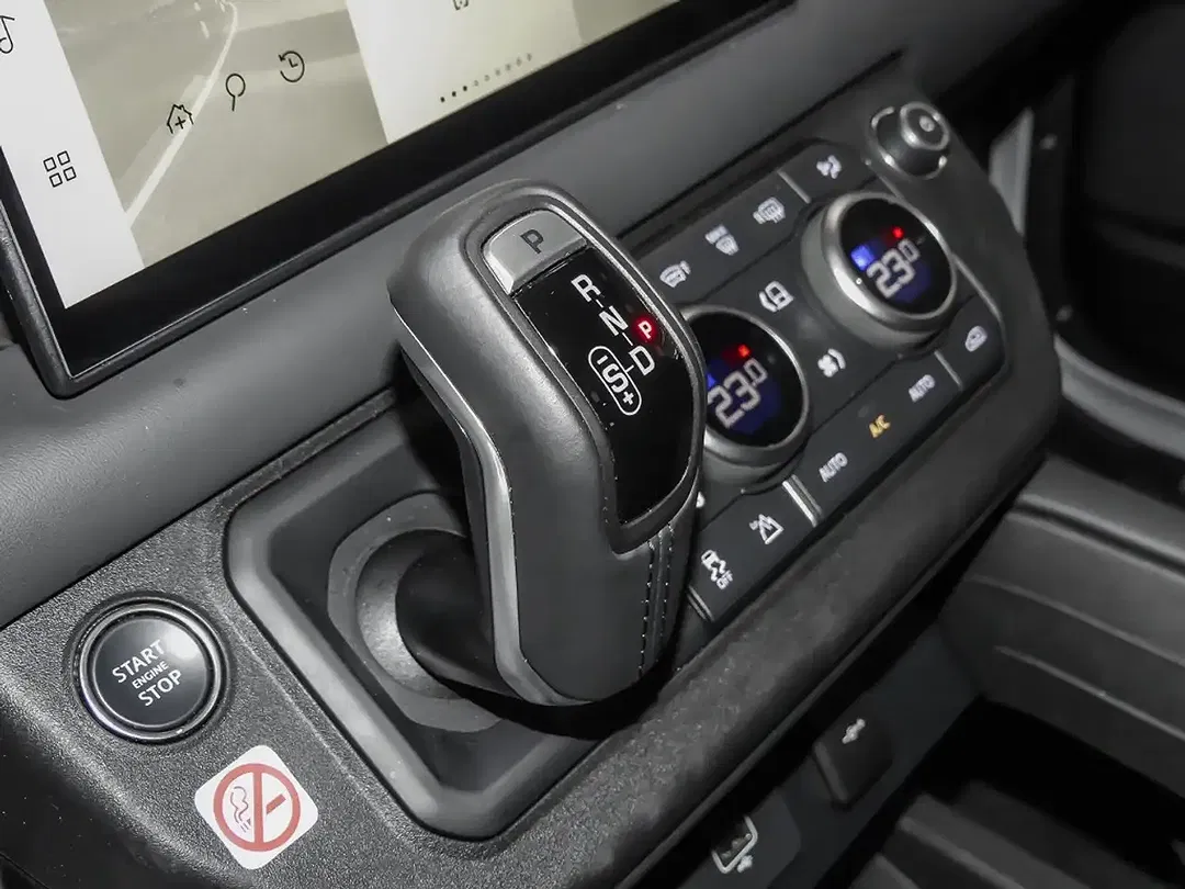 Land Rover Defender - Thumbnail 14