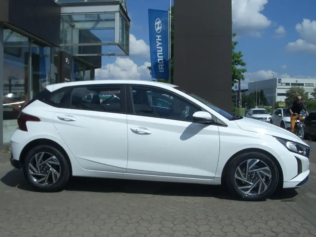 Hyundai i20 - Thumbnail 3