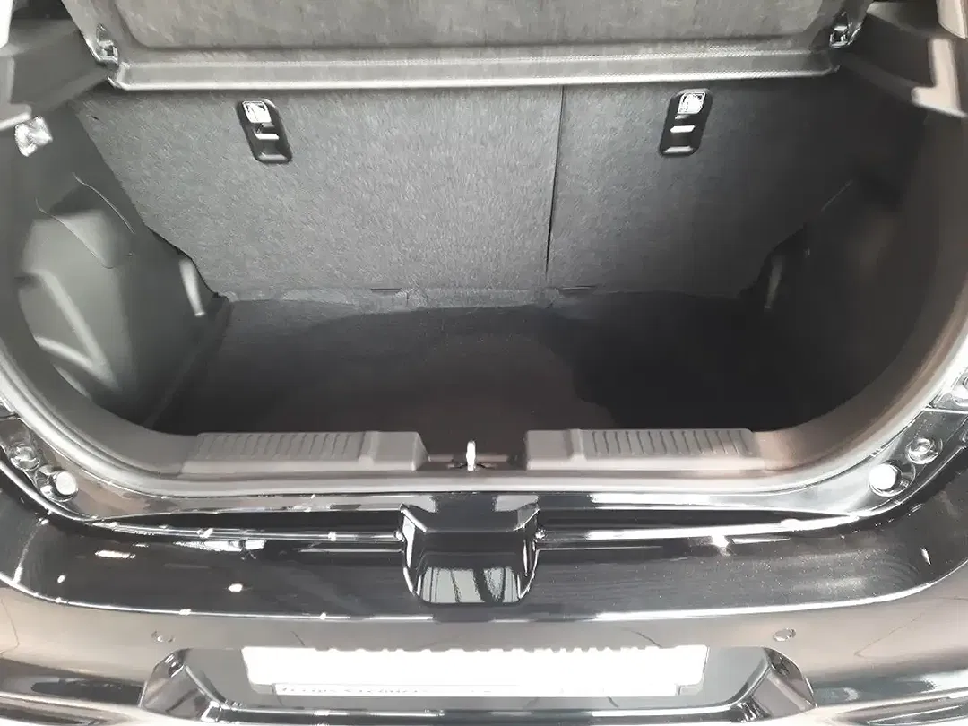 Suzuki Swift - Thumbnail 13