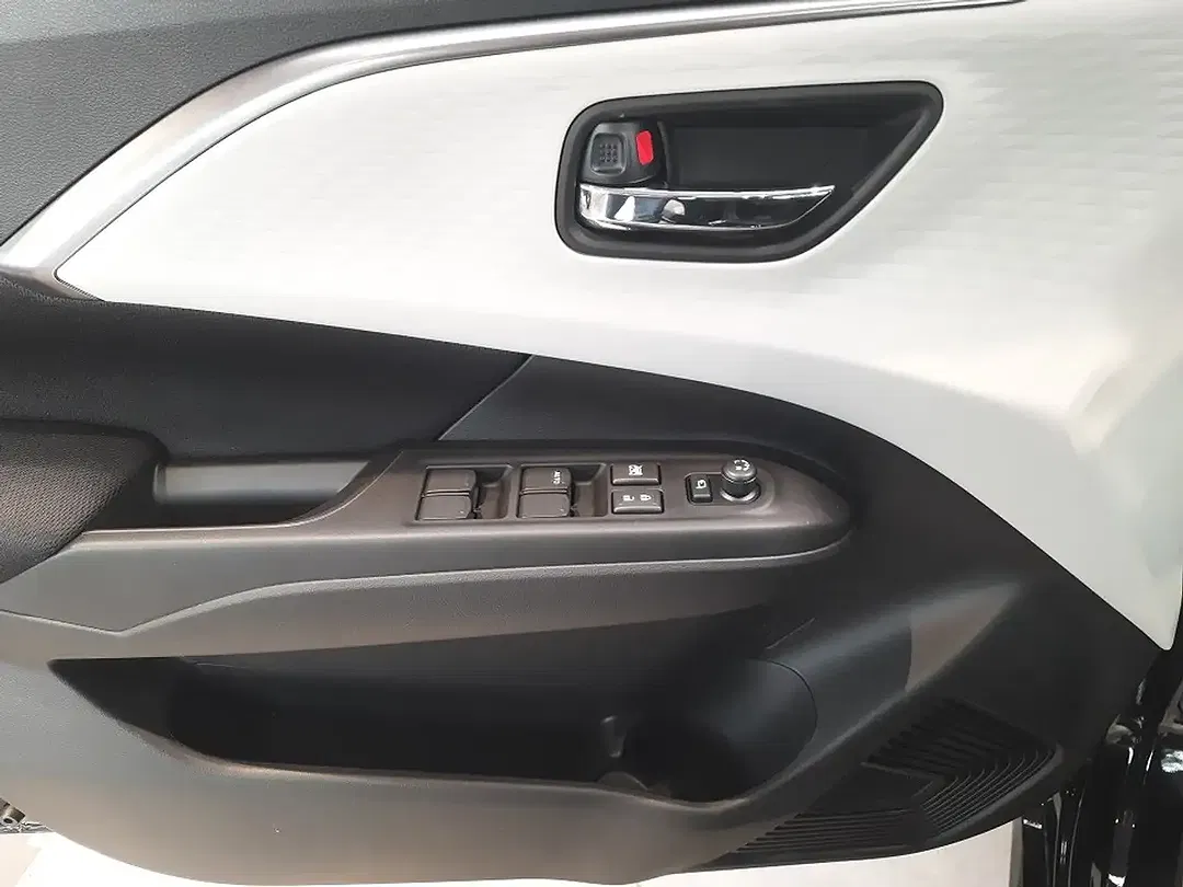 Suzuki Swift - Thumbnail 15