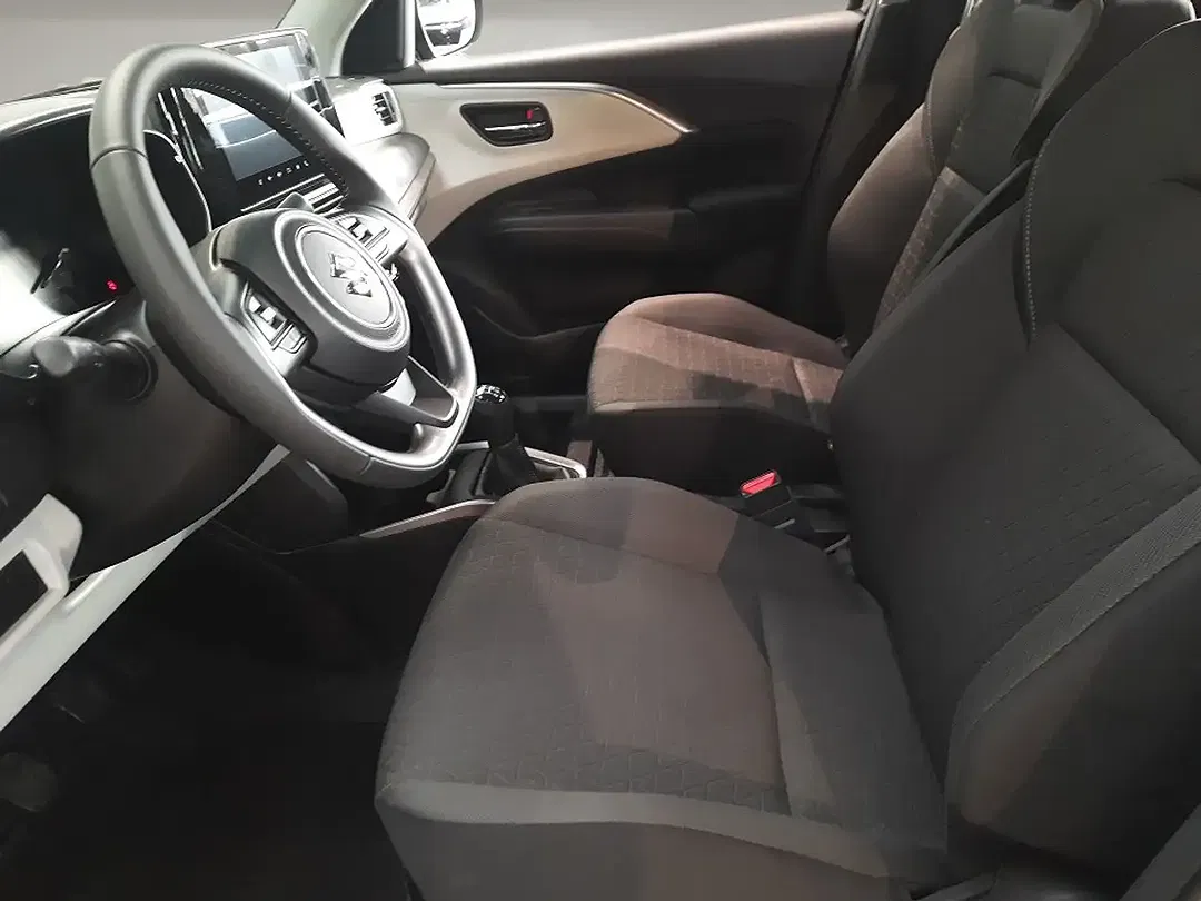 Suzuki Swift - Thumbnail 8