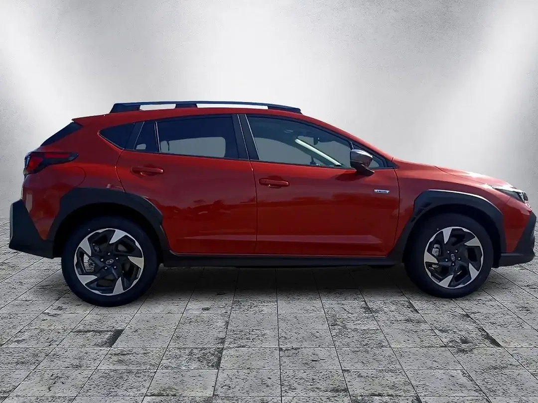 Subaru Crosstrek - Thumbnail 4