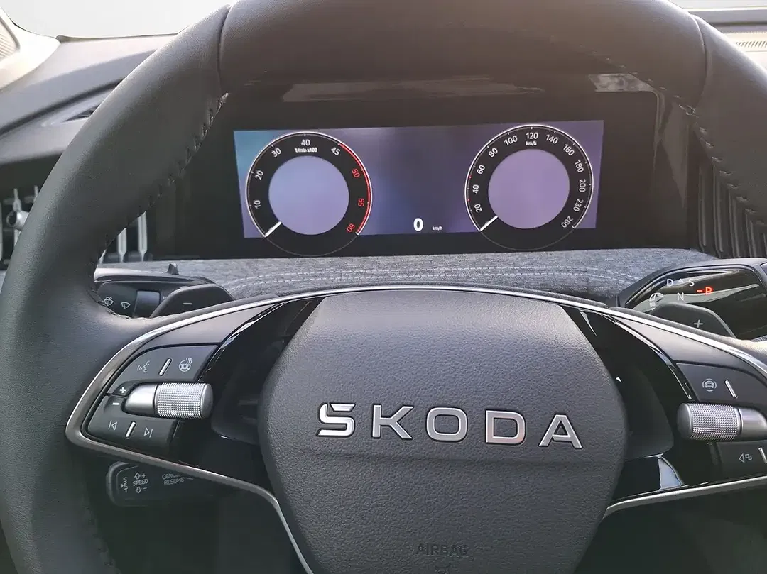 Skoda Superb - Thumbnail 8