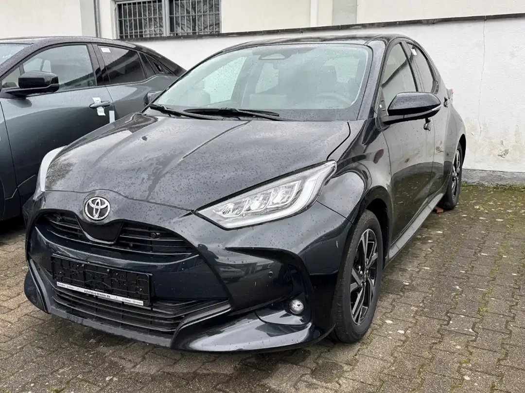 Toyota Yaris - Thumbnail 1