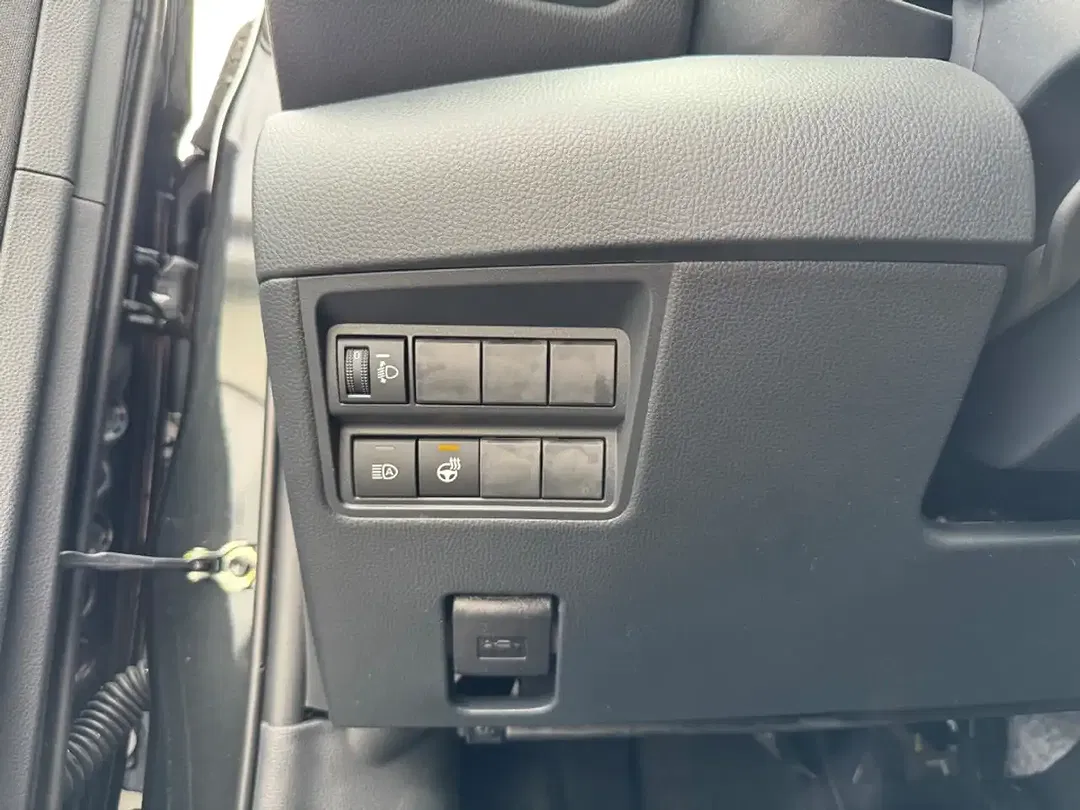 Toyota Yaris - Thumbnail 11