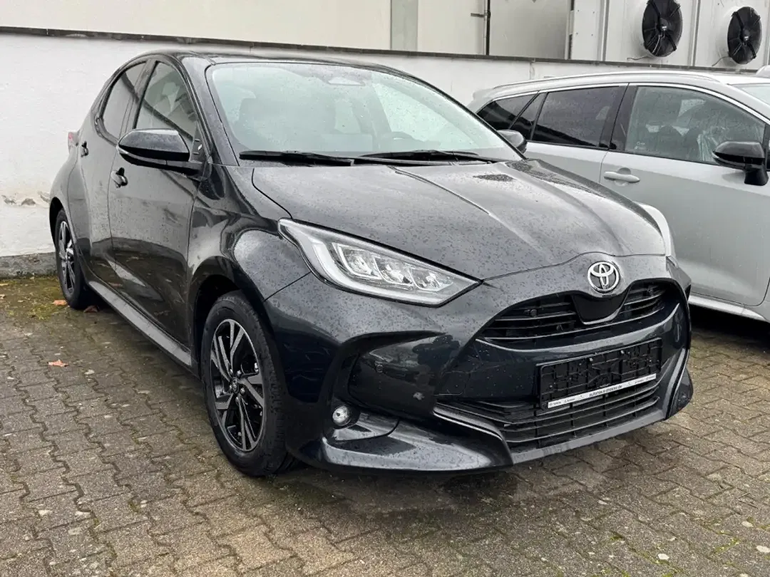 Toyota Yaris - Thumbnail 6