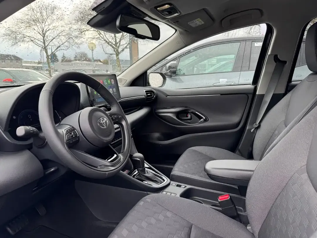Toyota Yaris - Thumbnail 7