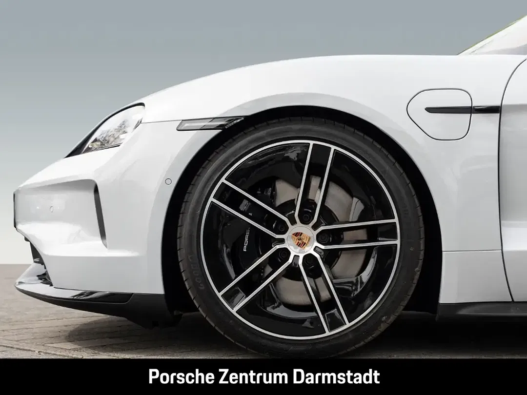 Porsche Taycan - Thumbnail 11