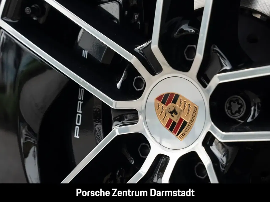Porsche Taycan - Thumbnail 13