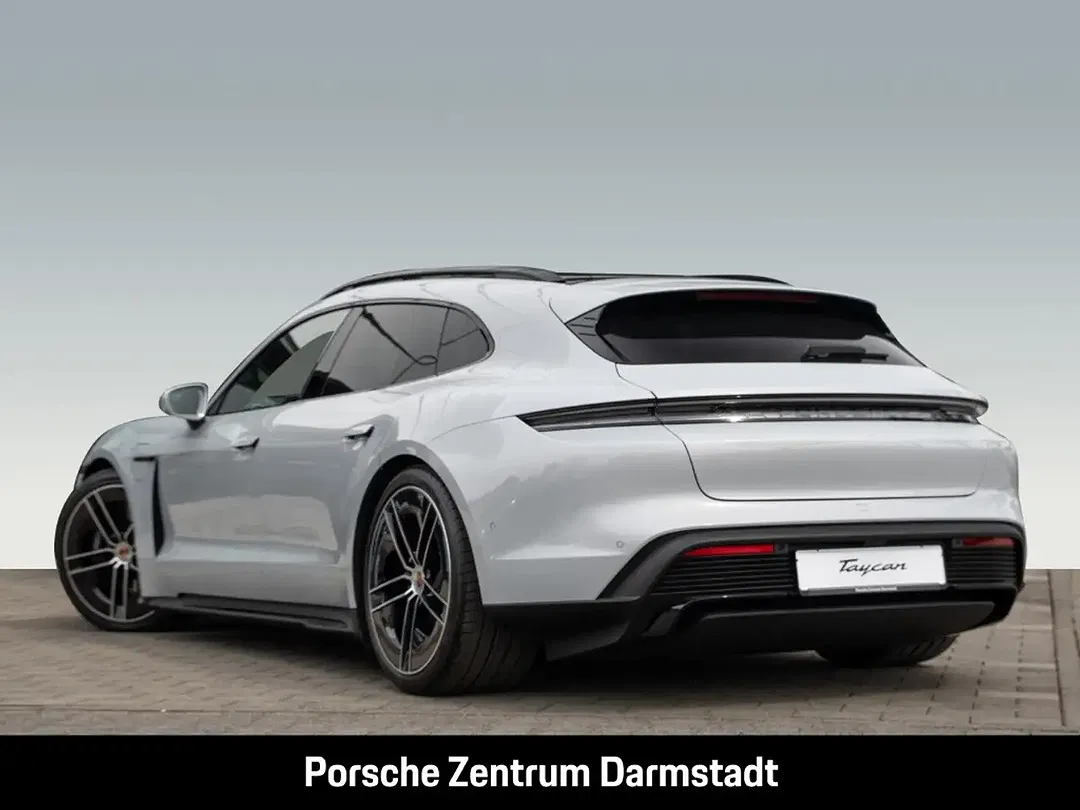 Porsche Taycan - Thumbnail 3