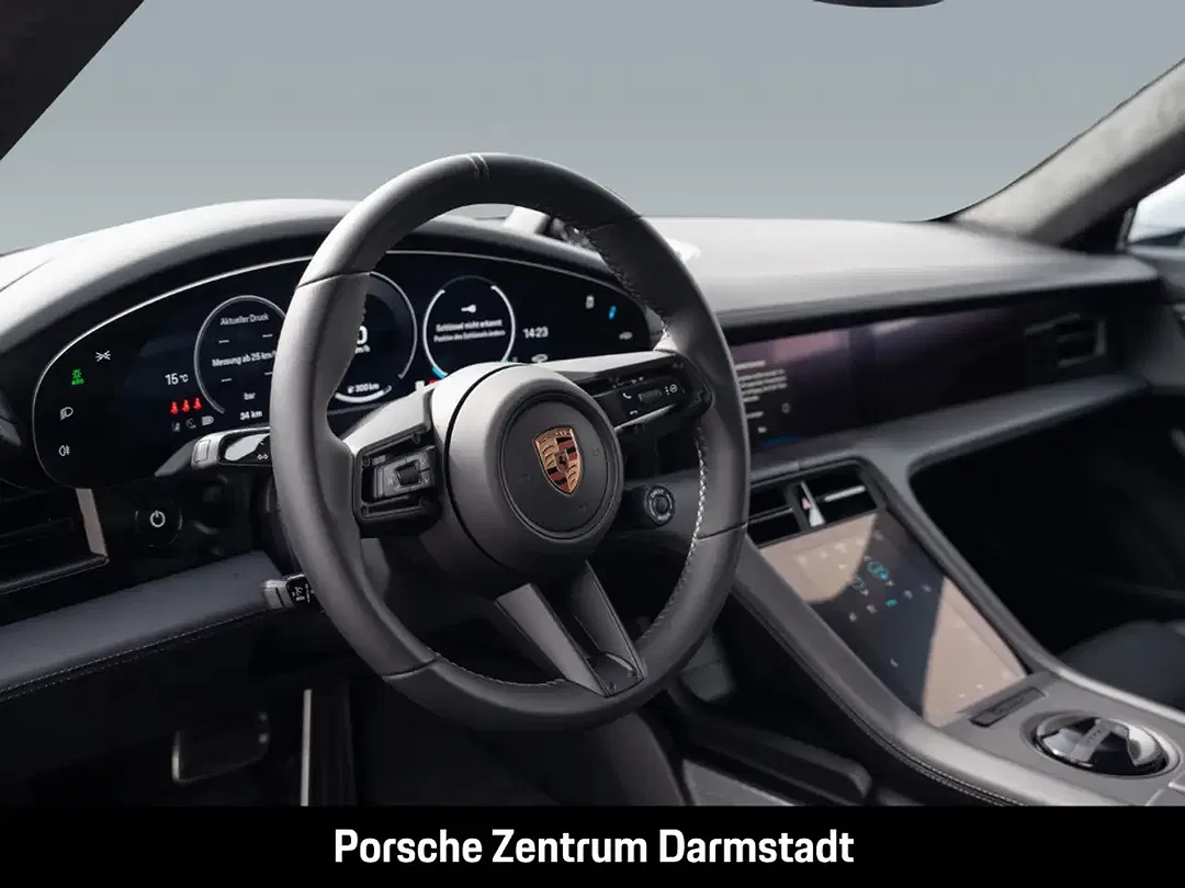 Porsche Taycan - Thumbnail 4