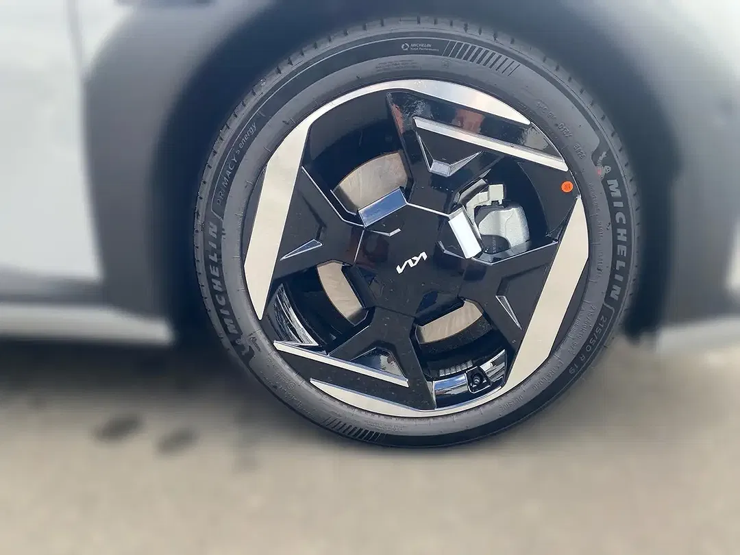 Kia EV4 - Thumbnail 8