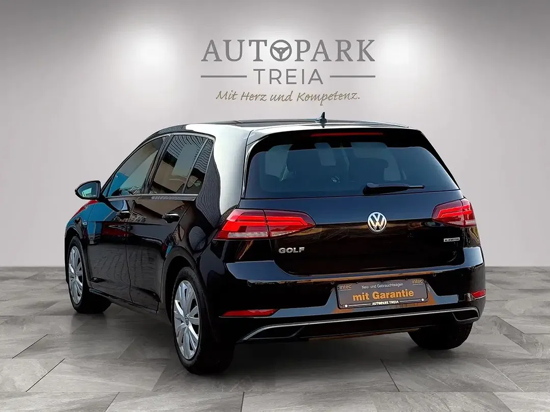 Volkswagen Golf - Thumbnail 12