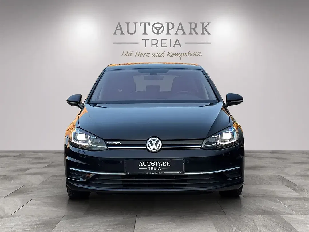 Volkswagen Golf - Thumbnail 2