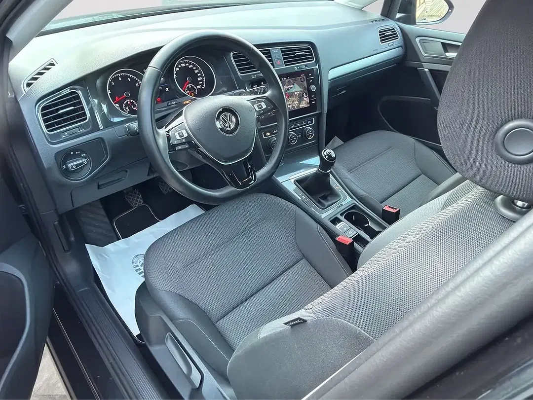 Volkswagen Golf - Thumbnail 5