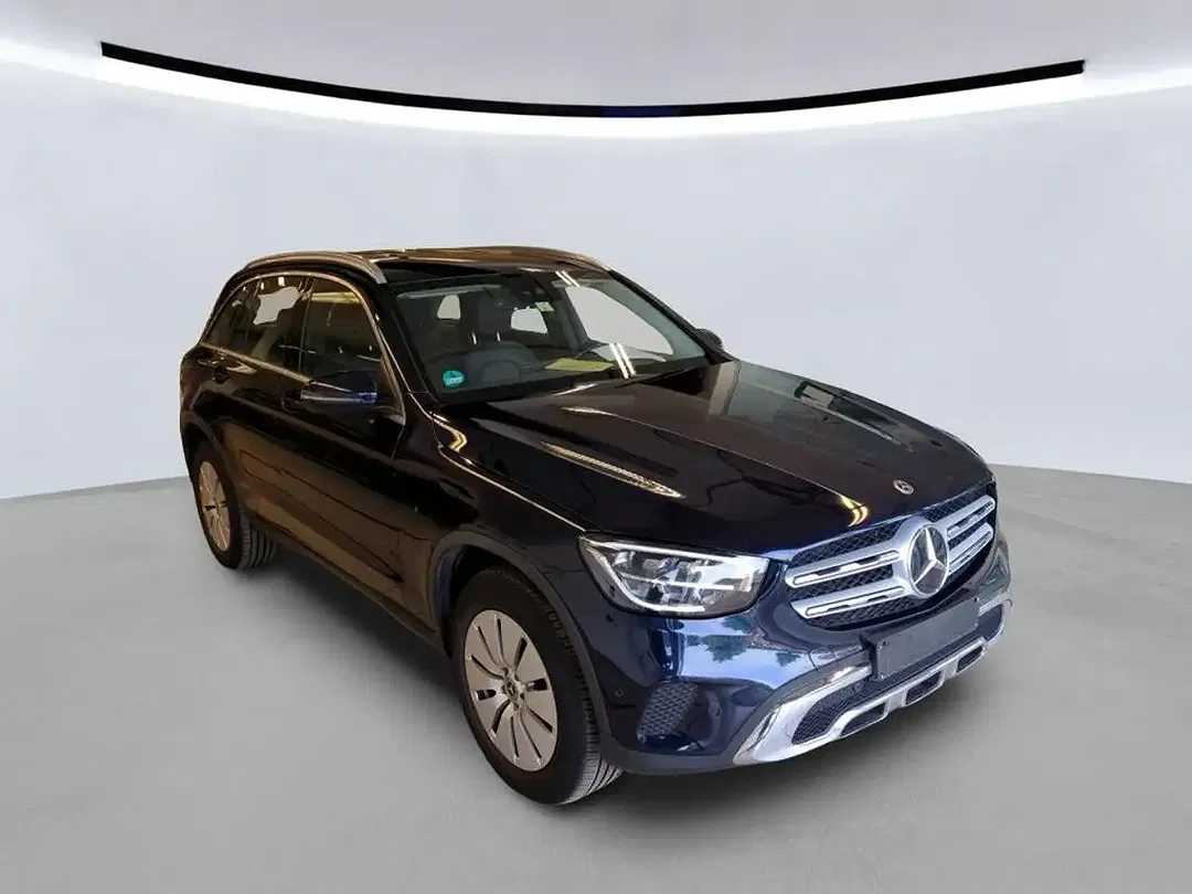 Mercedes-Benz GLC 300 - Thumbnail 2