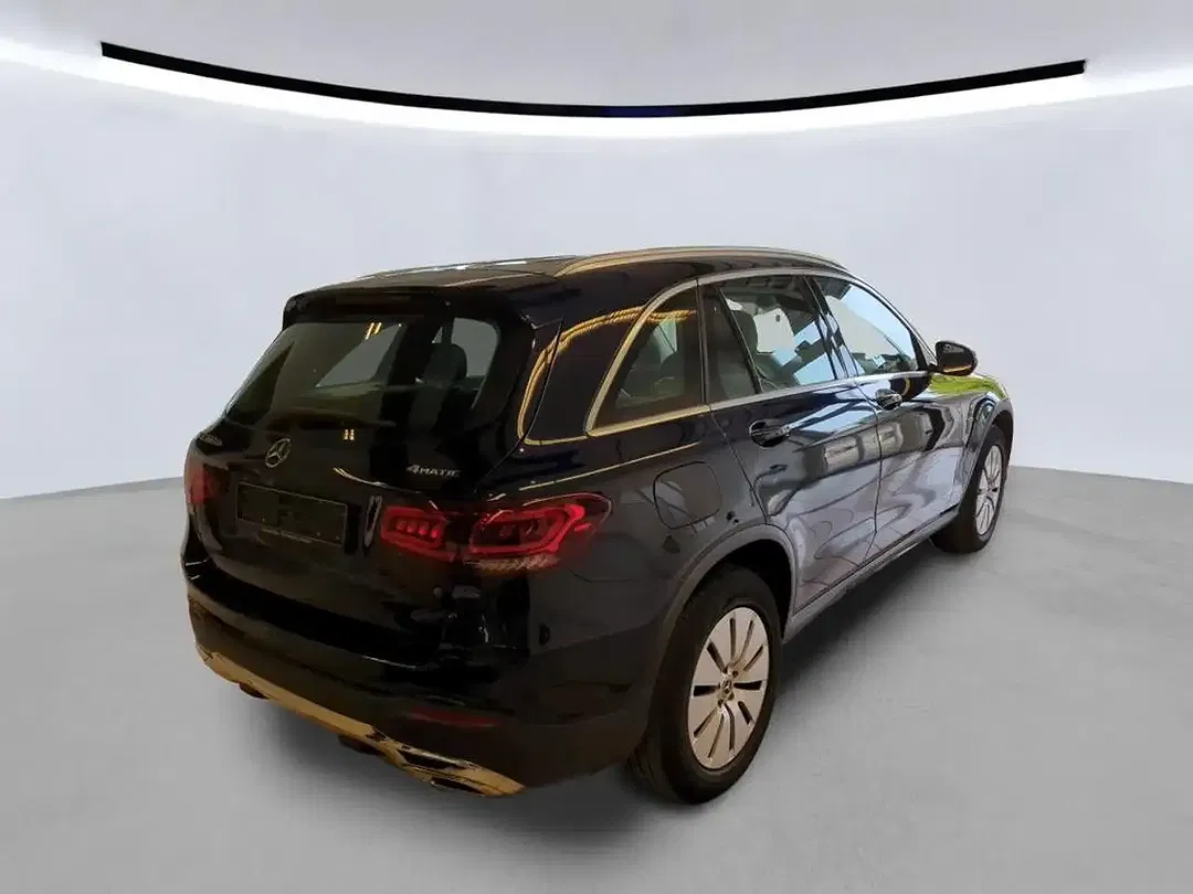 Mercedes-Benz GLC 300 - Thumbnail 4