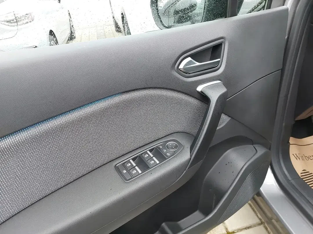 Renault Captur - Thumbnail 17