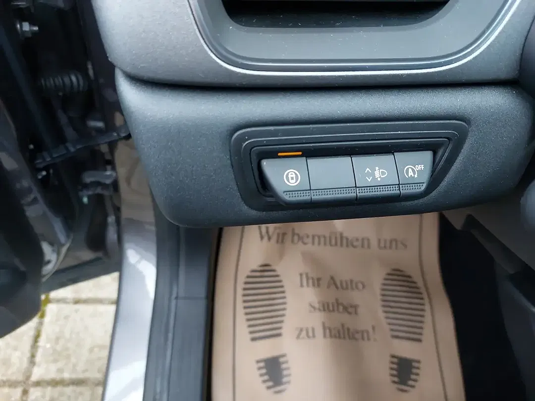Renault Captur - Thumbnail 18