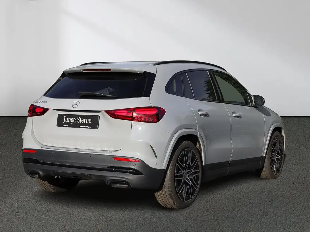 Mercedes-Benz GLA 200 - Thumbnail 2