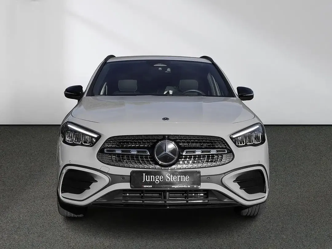 Mercedes-Benz GLA 200 - Thumbnail 3