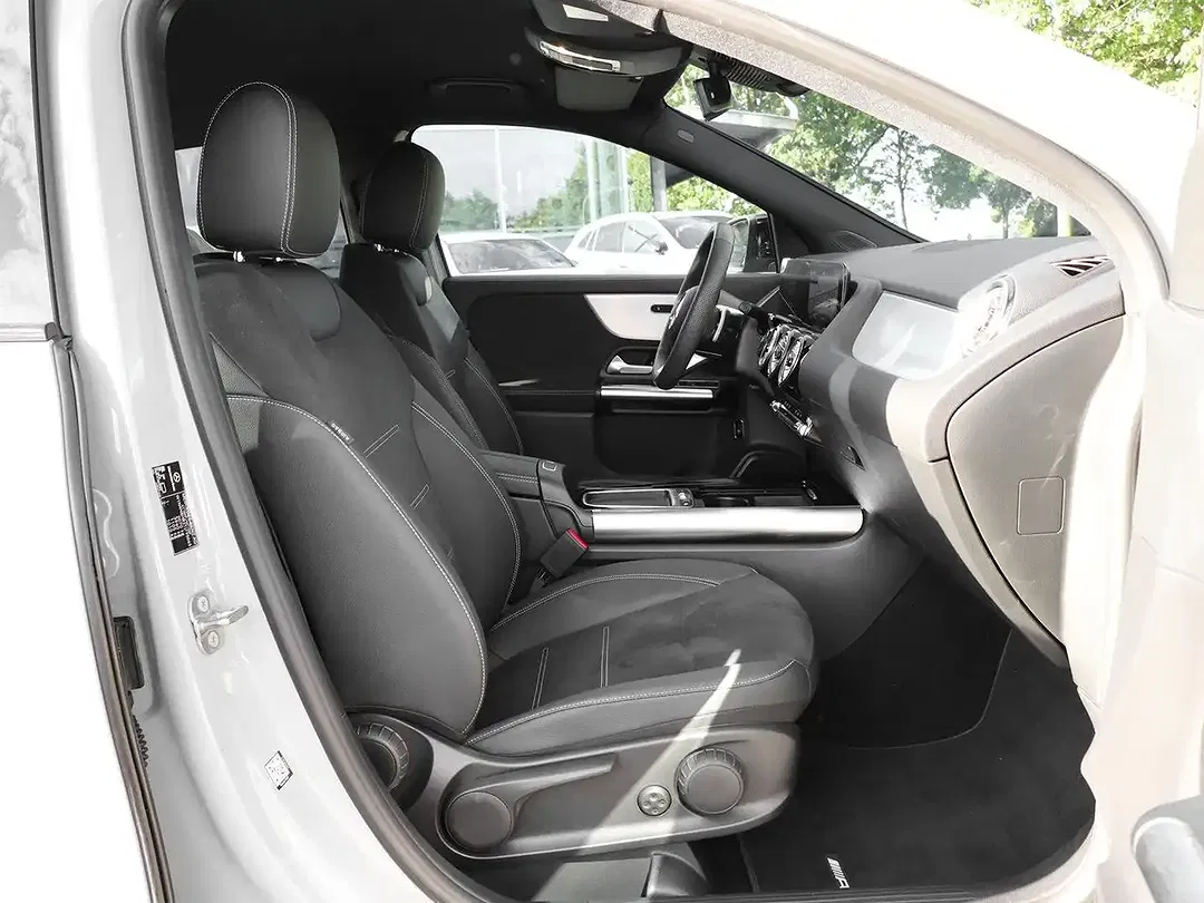 Mercedes-Benz GLA 200 - Thumbnail 5