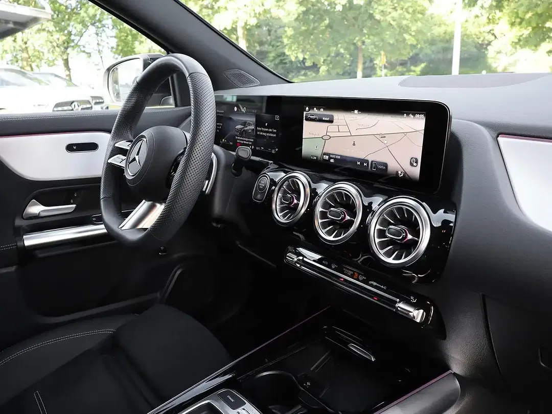 Mercedes-Benz GLA 200 - Thumbnail 6