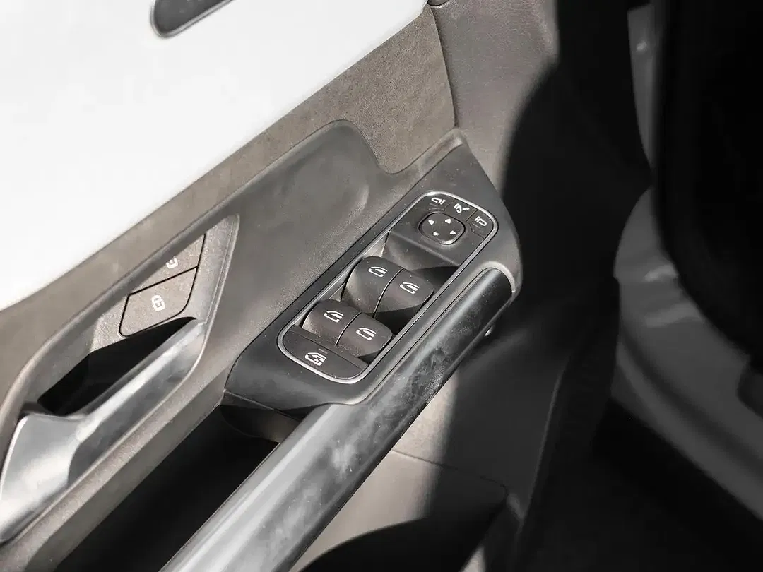 Mercedes-Benz GLA 200 - Thumbnail 8