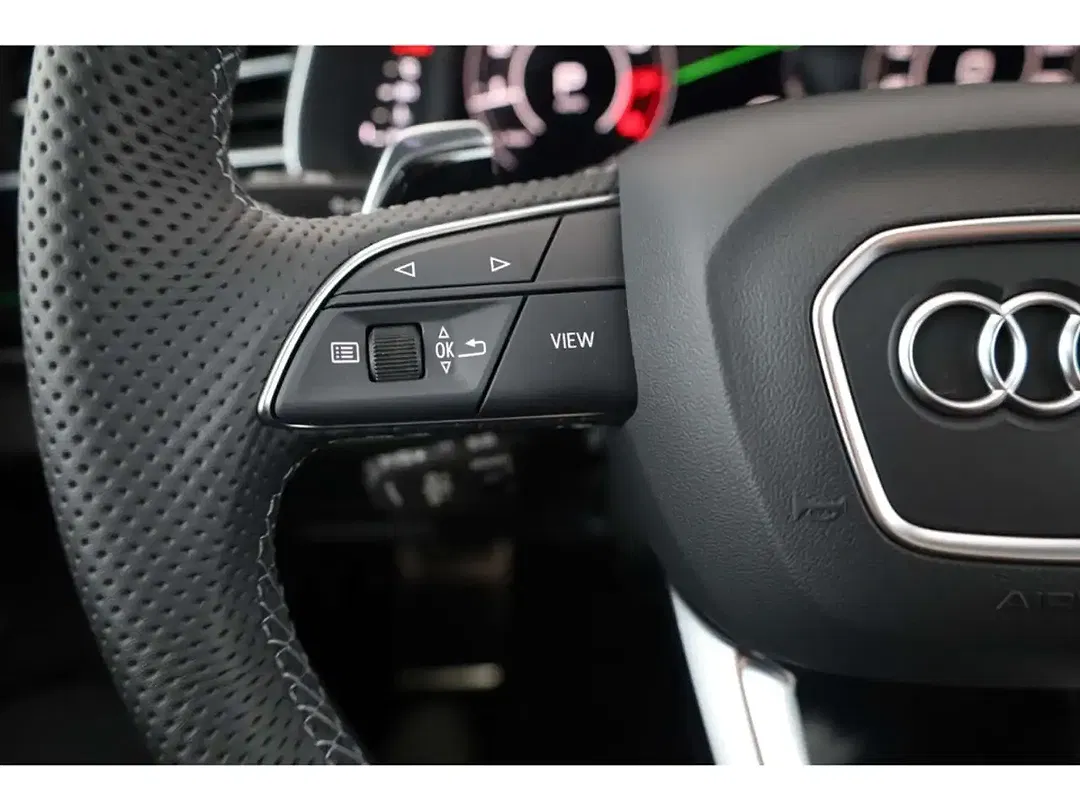 Audi RS Q8 - Thumbnail 13