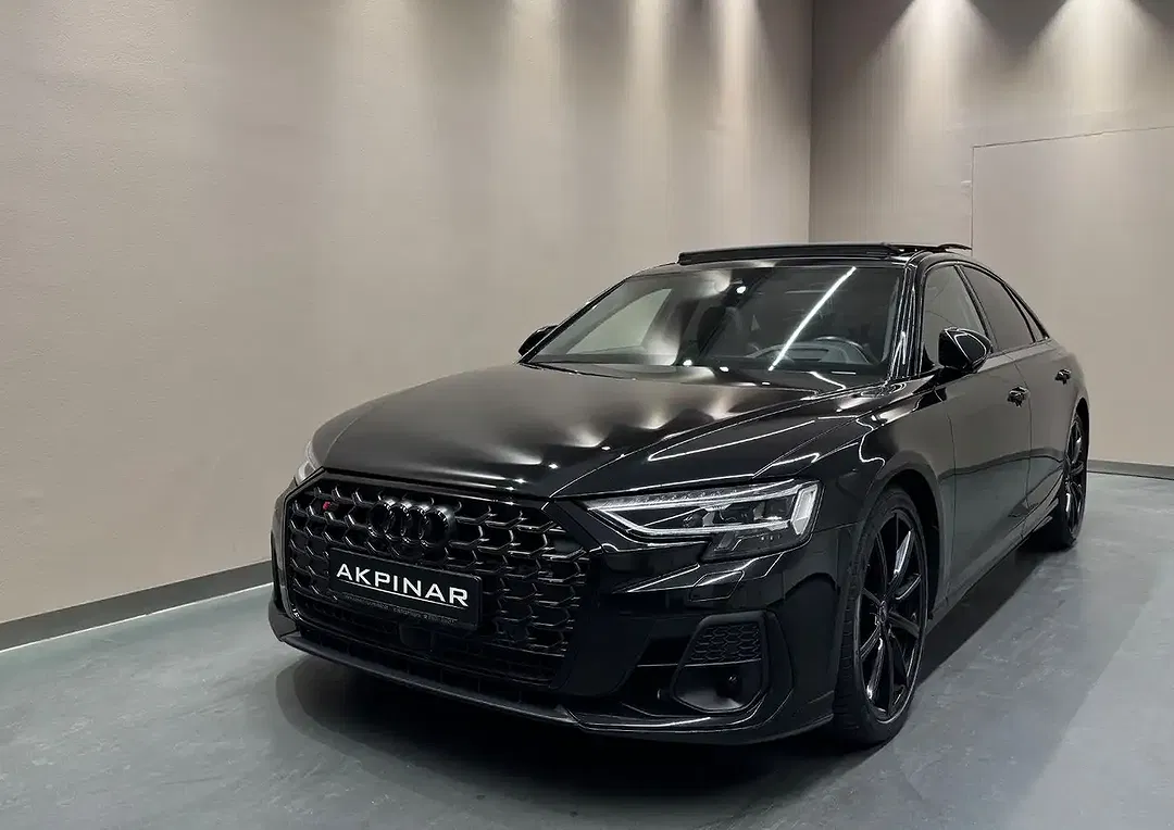 Audi S8 - Thumbnail 2