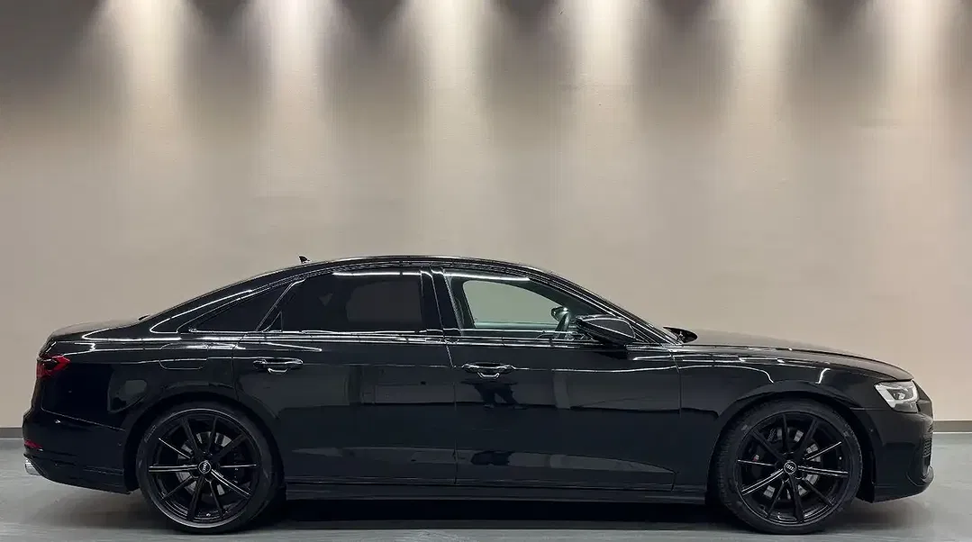 Audi S8 - Thumbnail 6