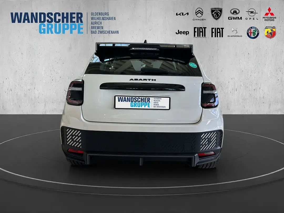 Abarth 600e - Thumbnail 4