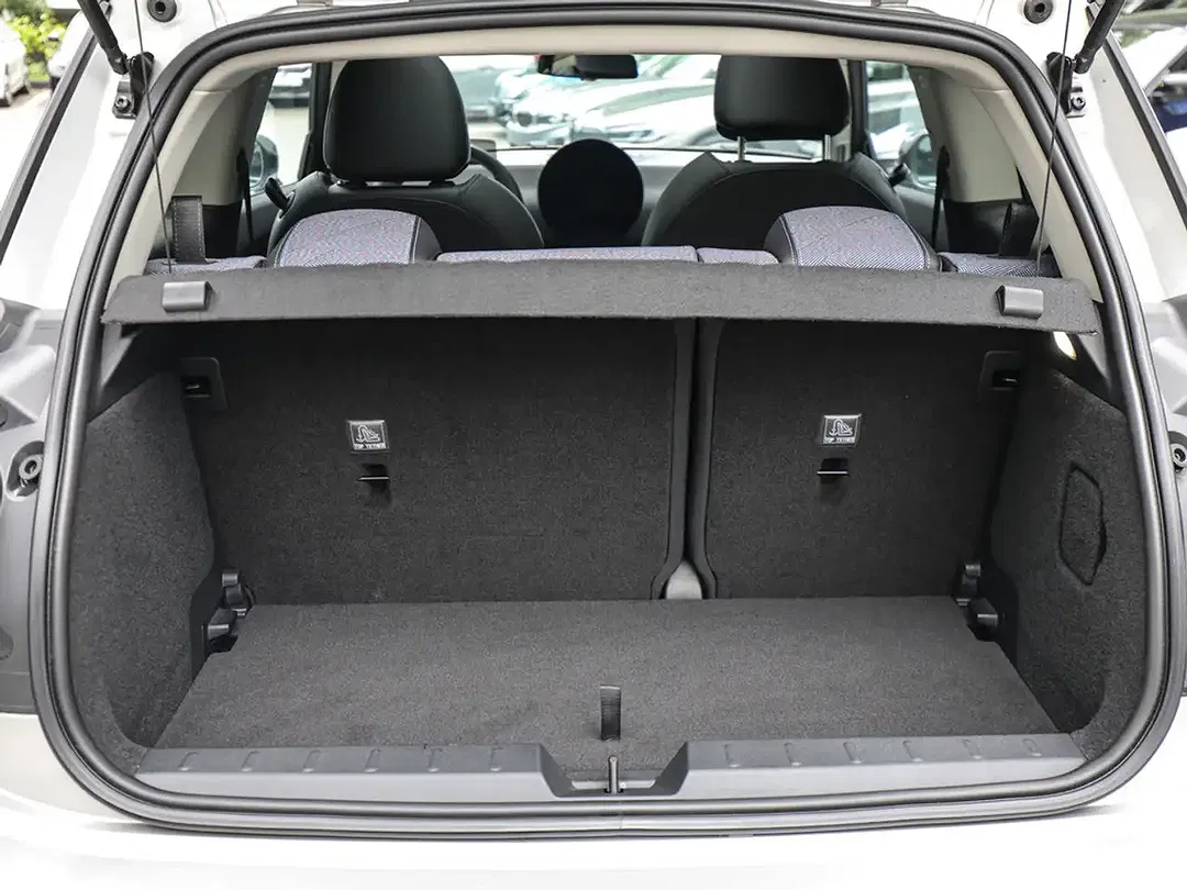 MINI Cooper SE - Thumbnail 9