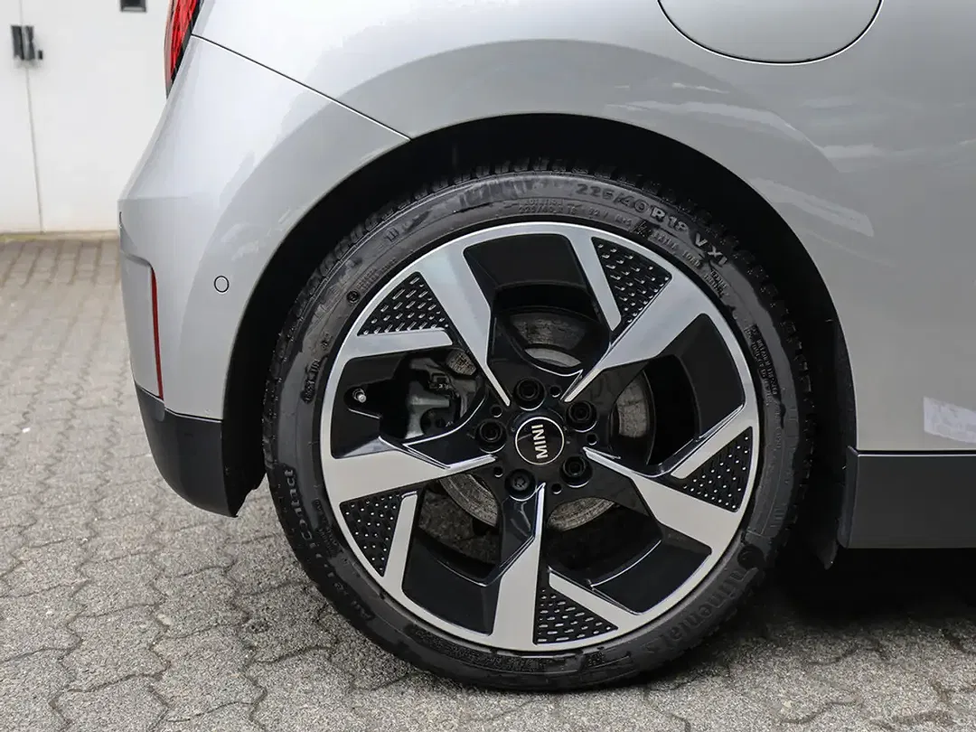 MINI Cooper SE - Thumbnail 10