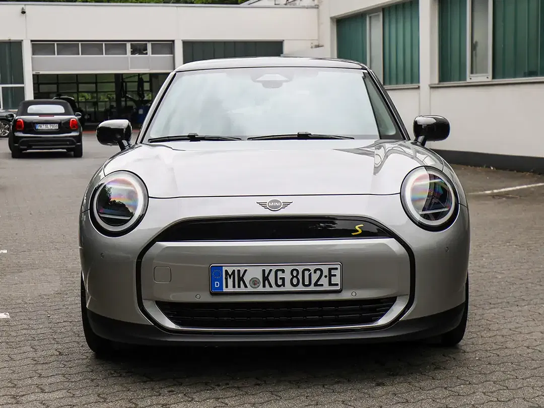 MINI Cooper SE - Thumbnail 4
