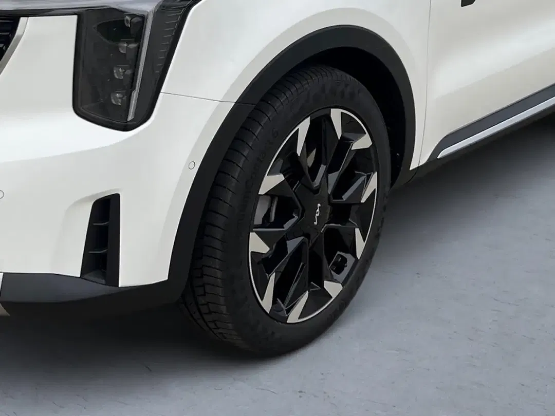 Kia Sorento - Thumbnail 6