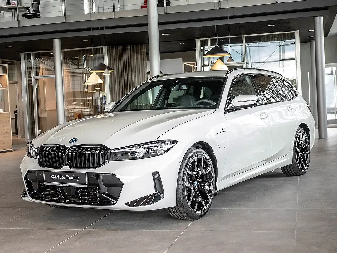 BMW 330 - Afbeelding 1