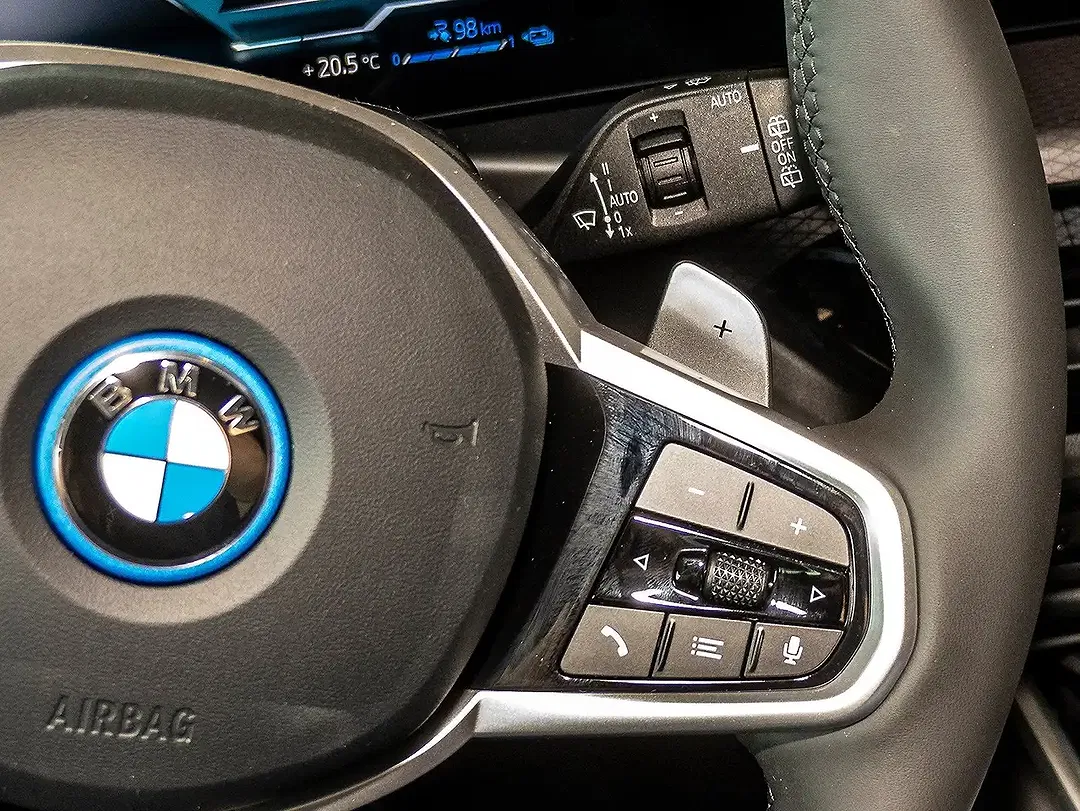 BMW 330 - Thumbnail 14