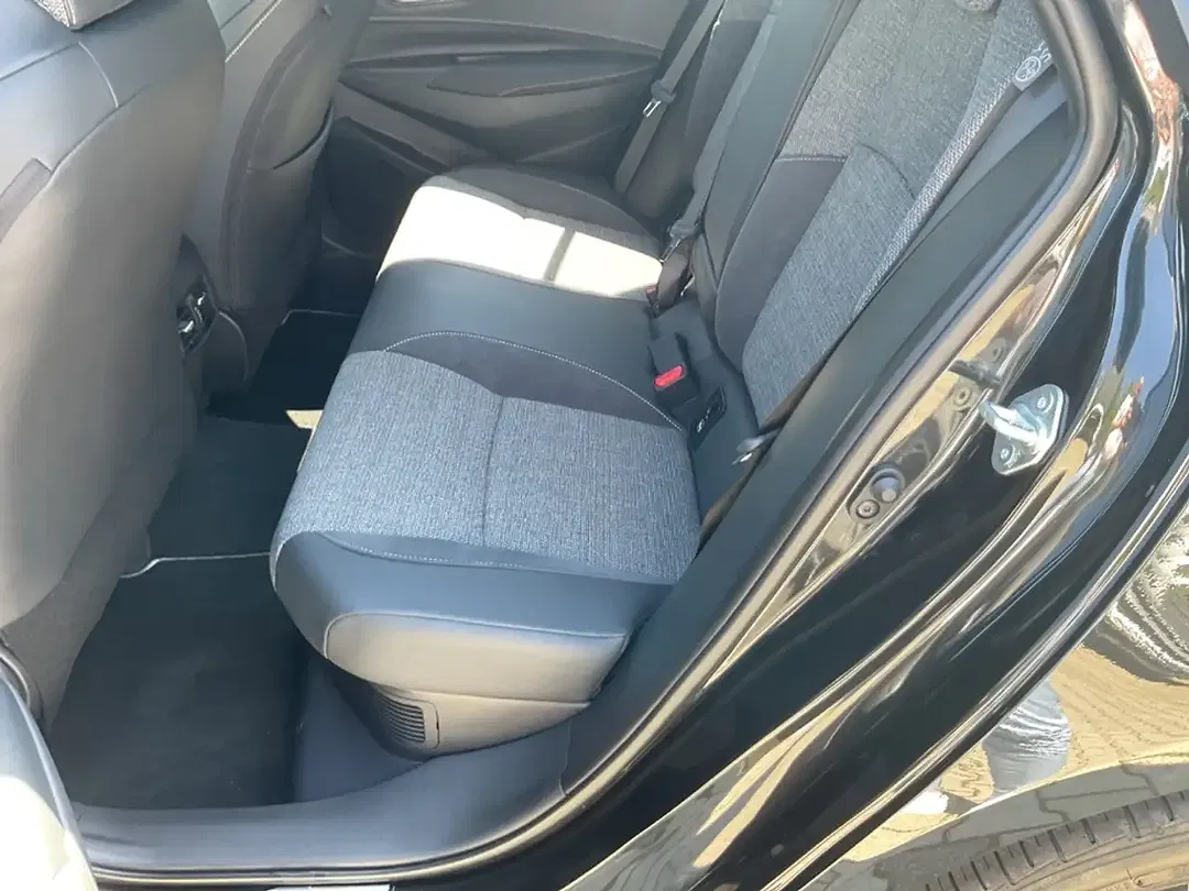 Toyota Corolla - Thumbnail 13