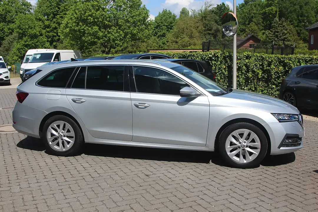 Skoda Octavia - Thumbnail 4