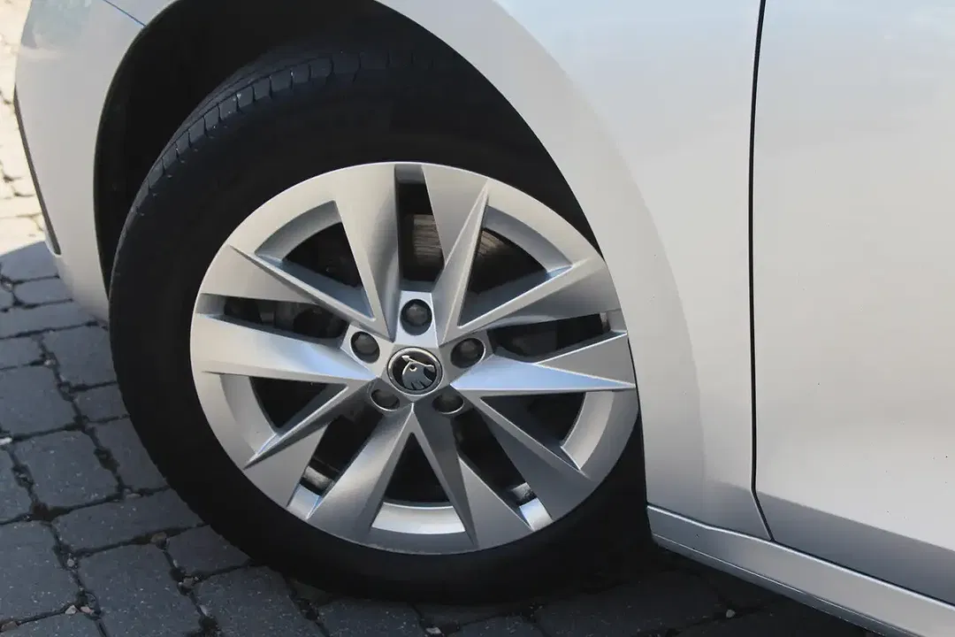 Skoda Octavia - Thumbnail 8