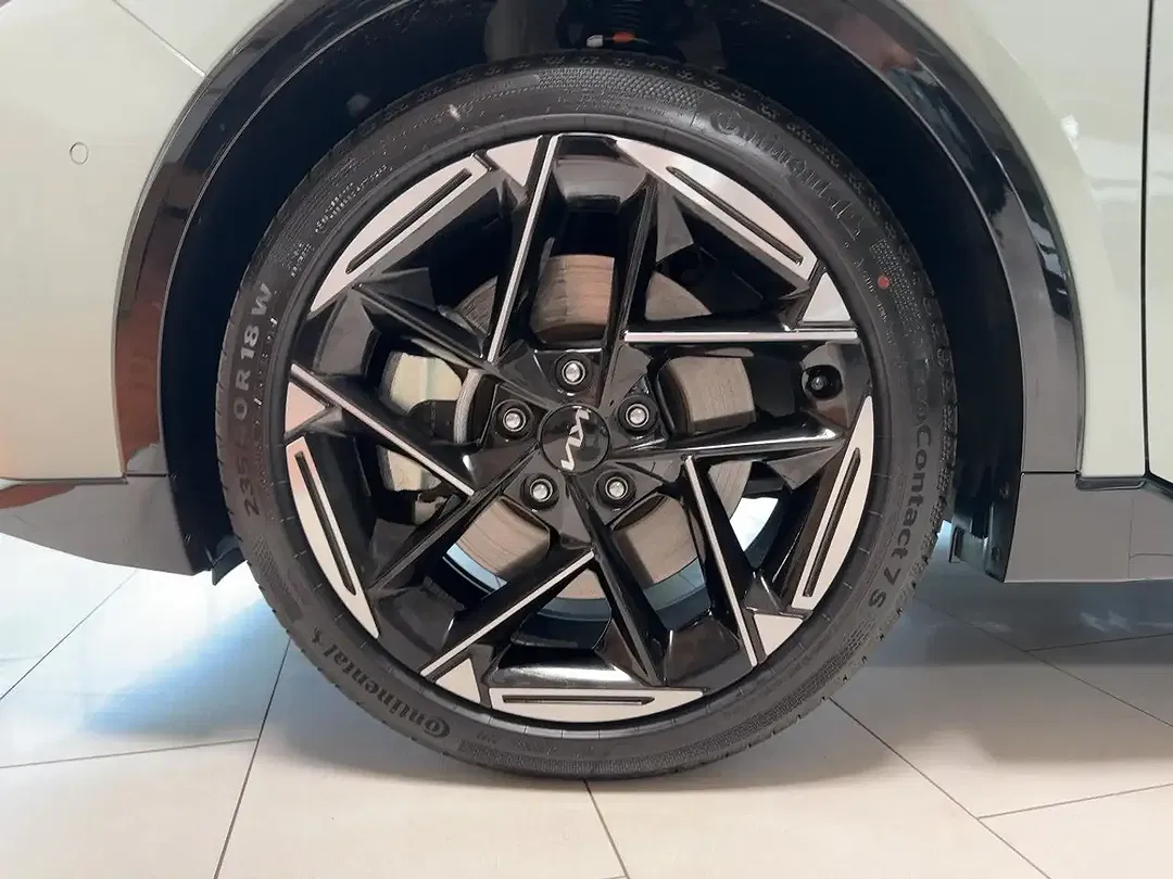 Kia K4 - Thumbnail 12